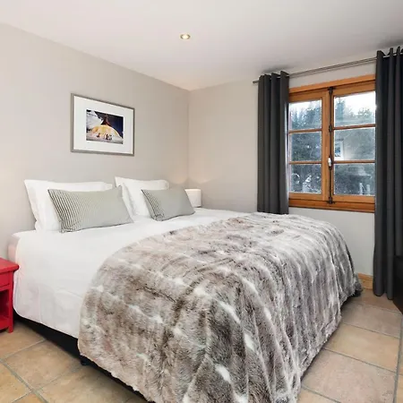 3 Bedrooms, Whole Floor, New Kitchen, Town Centre Апартаменти Шамоні